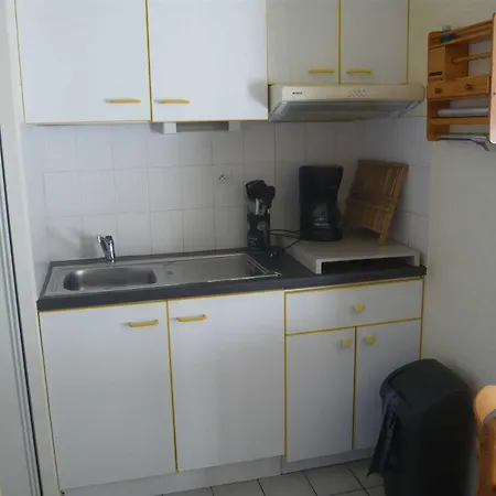 2 Pieces Familial Avec Parking Au Grau-du-roi - Fr-1-731-118 Le Grau-du-Roi